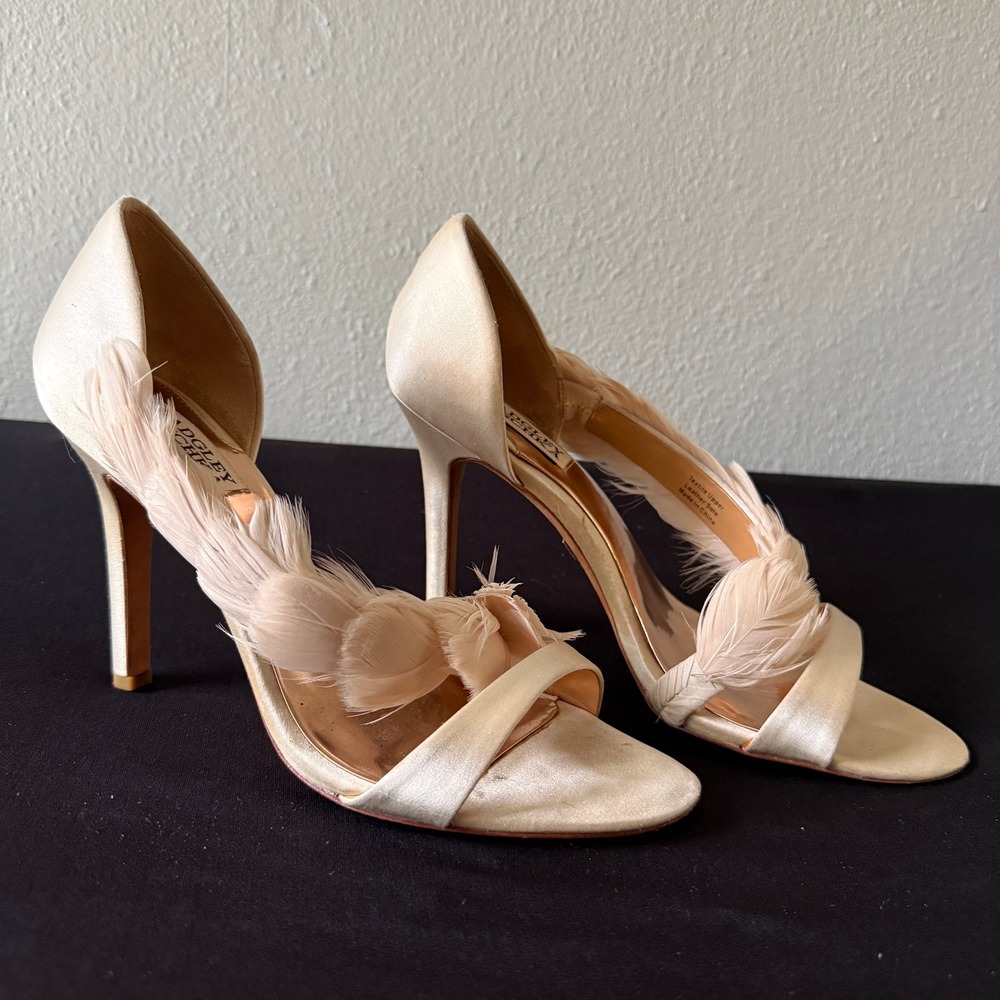 Badgley Mischka Ivory Satin Feather Trimmed D'Orsay Stiletto Heels Size 9.5